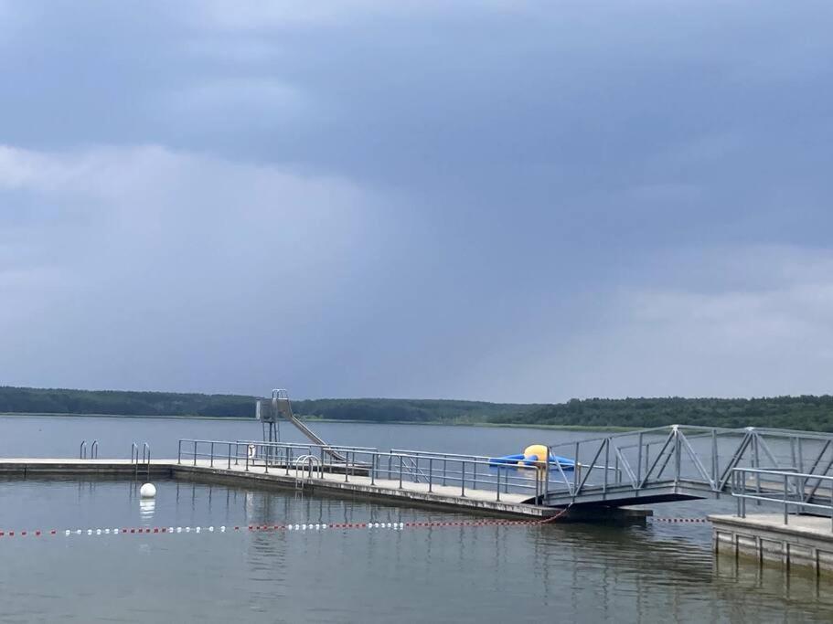 Gemuetliches Holzhaus Am See 바린 외부 사진